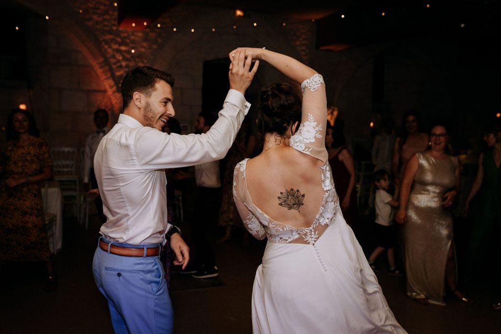 mariage Abbaye de Fontdouce - Anaïs Bizet Photographe
